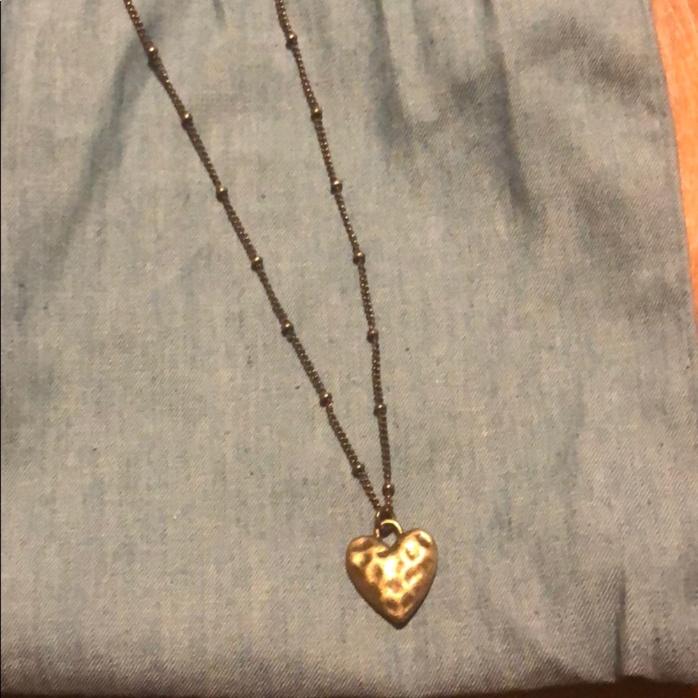 🎀5/$25🎀 9 West Bronze hammered heart necklace